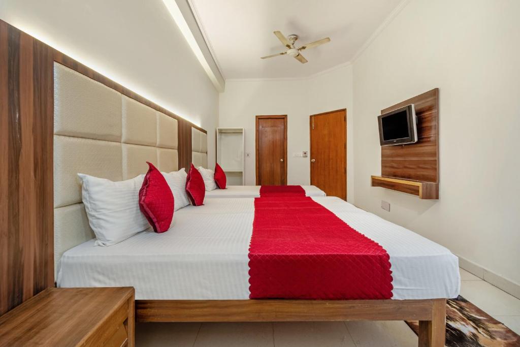 Deluxe room king bed